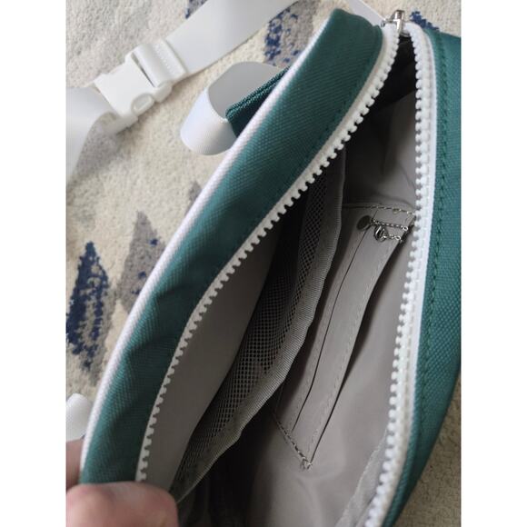 Athleta Recycled Polyester Crossbody Bag Green White Adjustable Strap NWOT - Picture 9 of 10